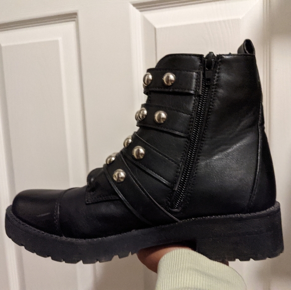 3for30!!! Black stud boots with buckles, US 6 - Picture 8 of 9